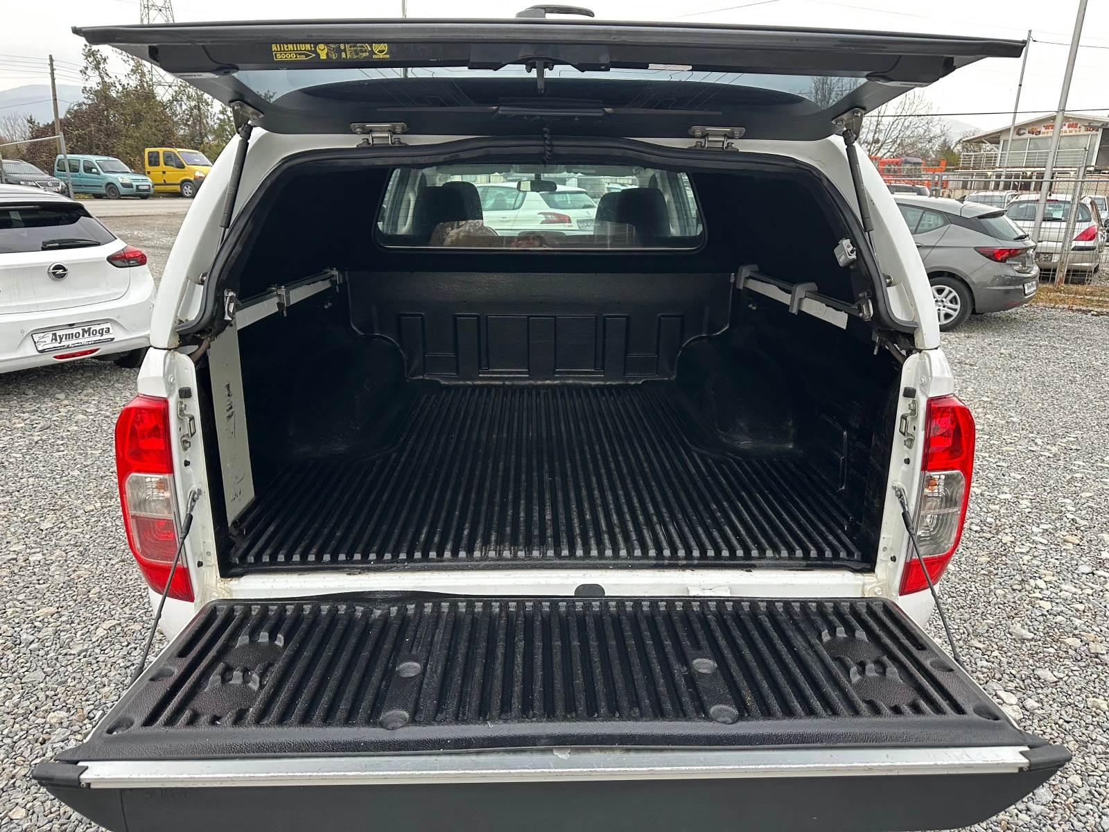 Nissan Navara 2.3 DCI HARTOP - изображение 8