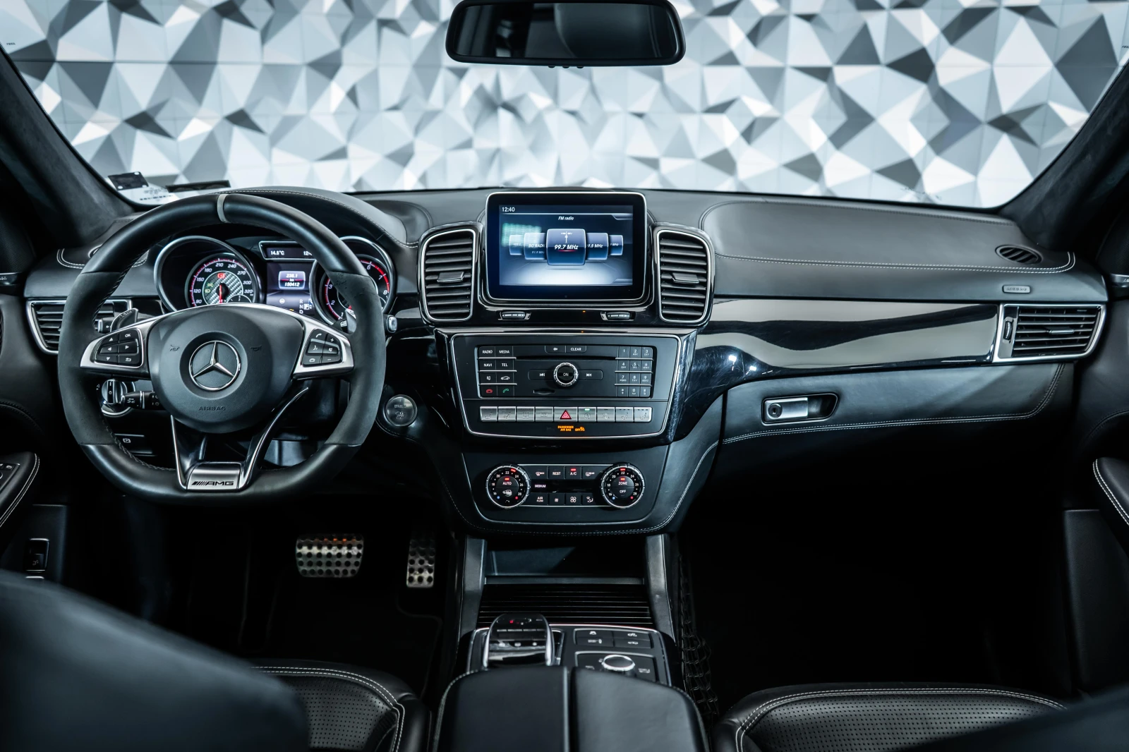 Mercedes-Benz GLE 63 S AMG 4MATIC* PANO* 21'' - изображение 10