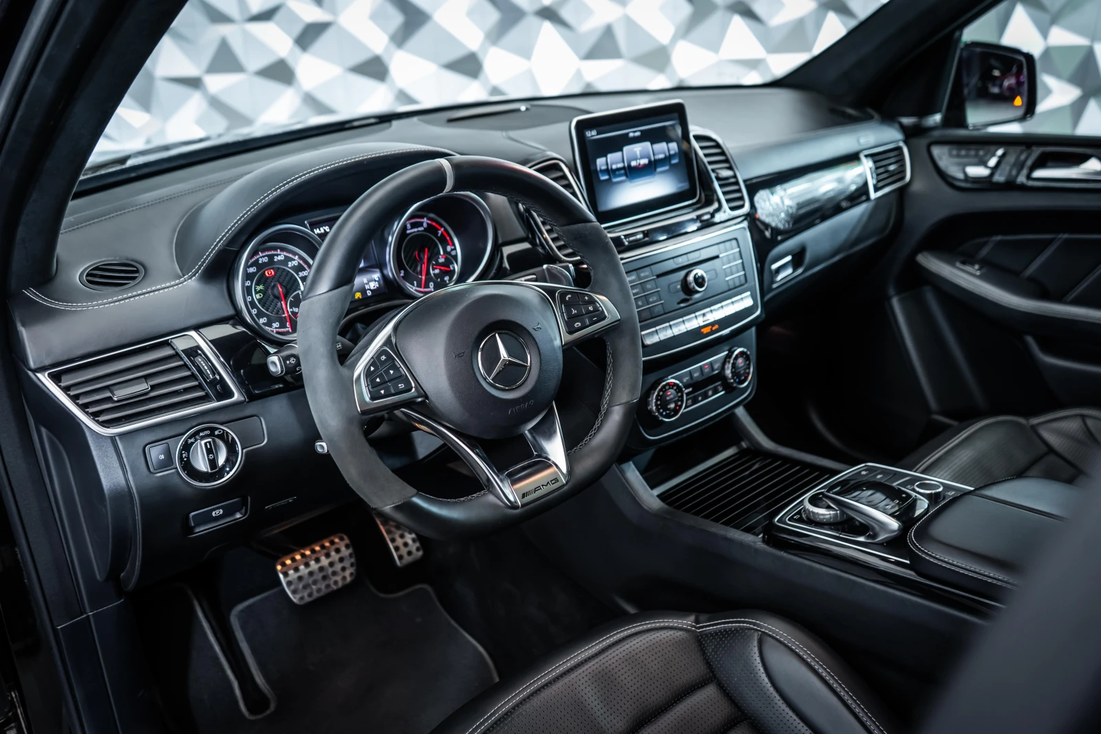 Mercedes-Benz GLE 63 S AMG 4MATIC* PANO* 21'' - изображение 8