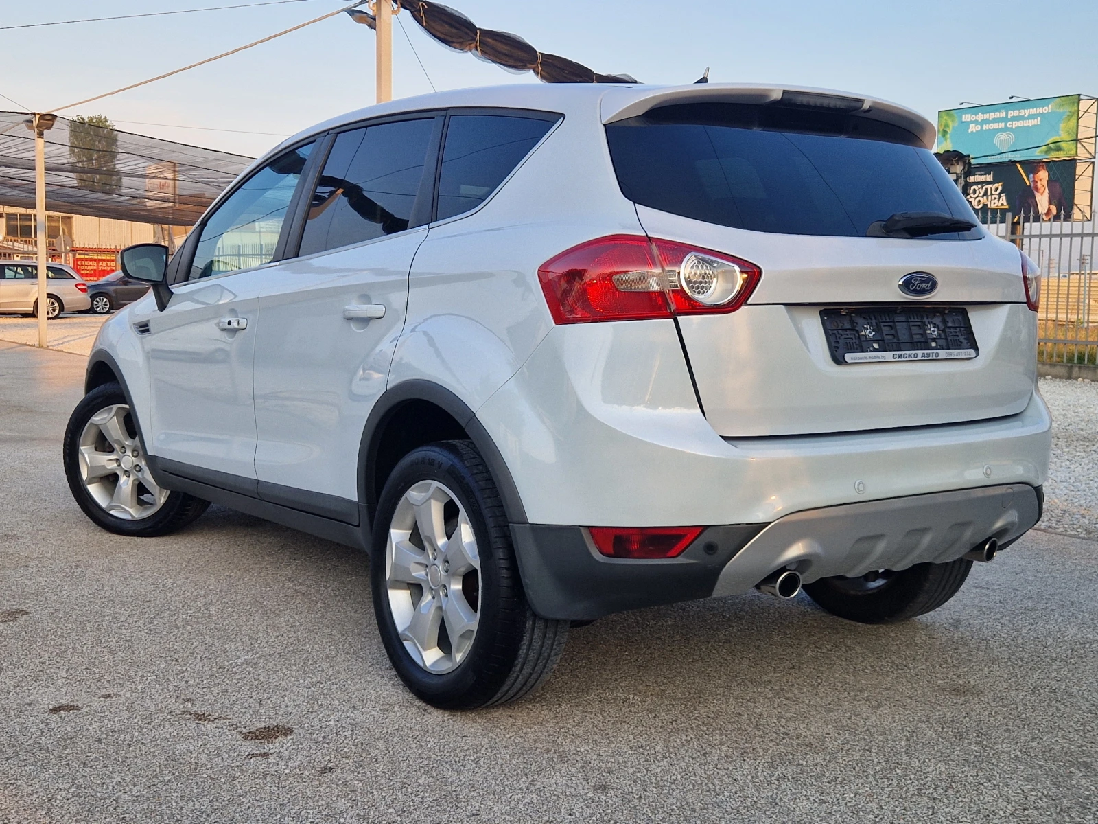 Ford Kuga 2.0HDI-6sk* 4x4* PANO* KSENON* KOJA* PDC* БЯЛА ПЕР - изображение 9