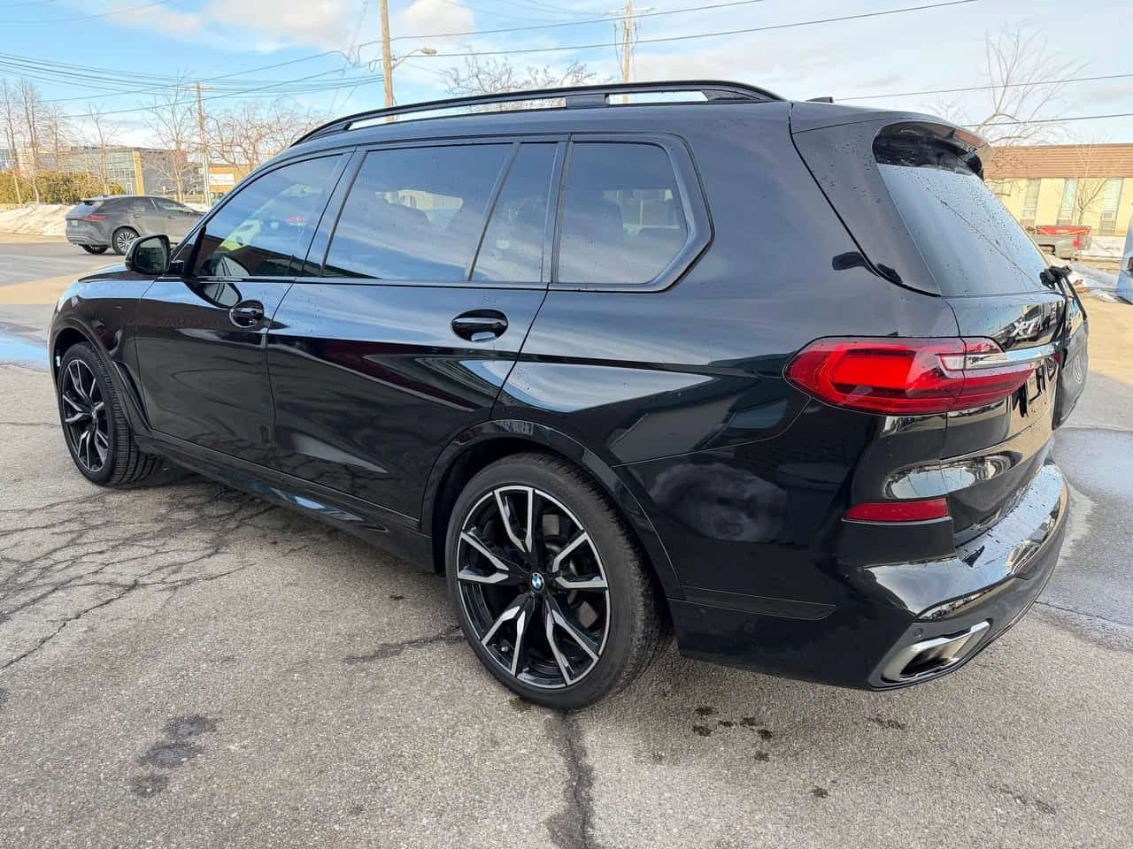 BMW X7 M SPORT xDrive40i/PANO/360/ВТОРИ ГУМИ И ДЖАНТИ - изображение 3