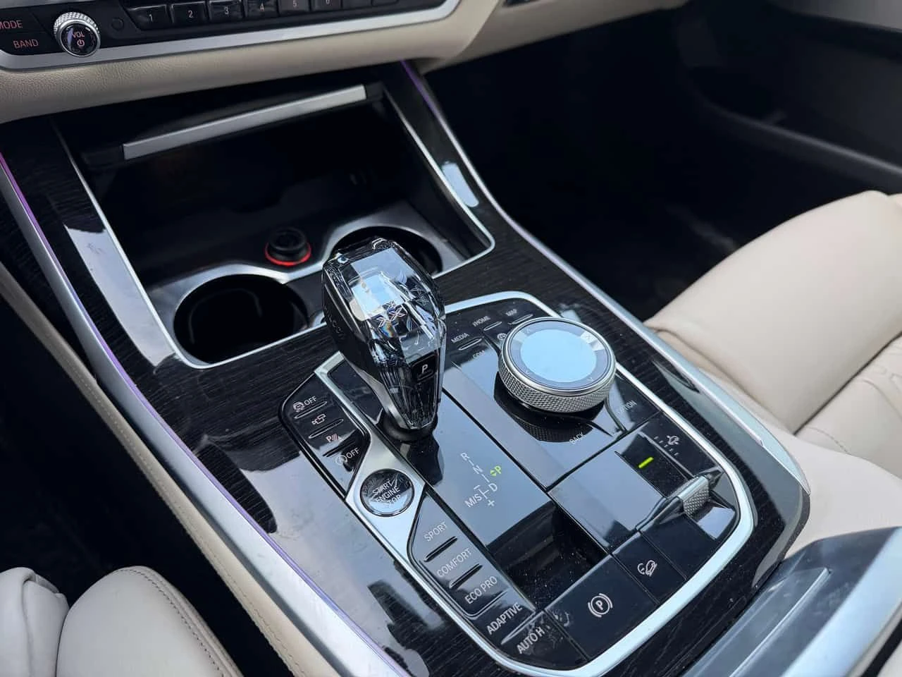 BMW X7 M SPORT xDrive40i/PANO/360/ВТОРИ ГУМИ И ДЖАНТИ - изображение 8