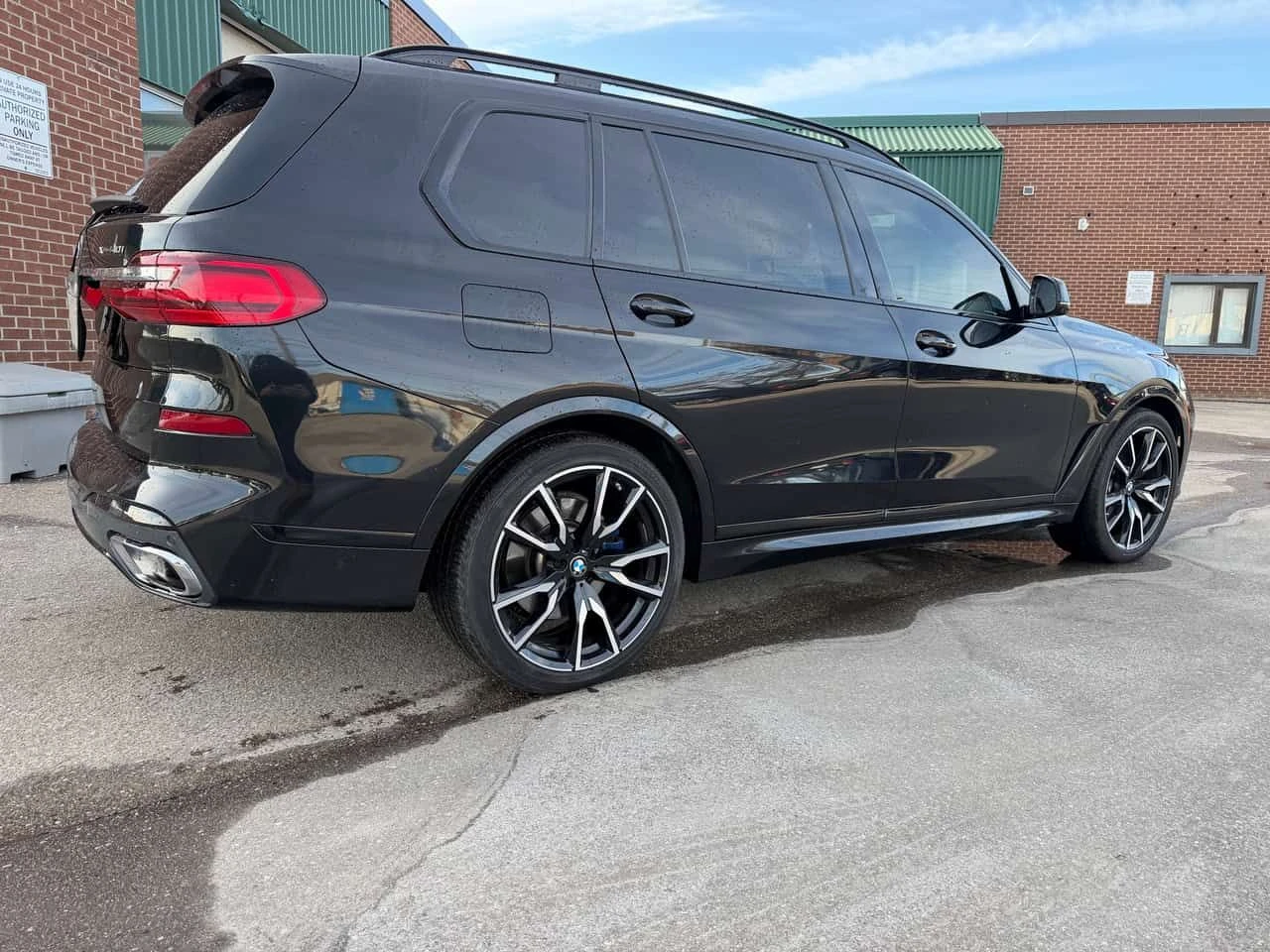 BMW X7 M SPORT xDrive40i/PANO/360/ВТОРИ ГУМИ И ДЖАНТИ - изображение 5