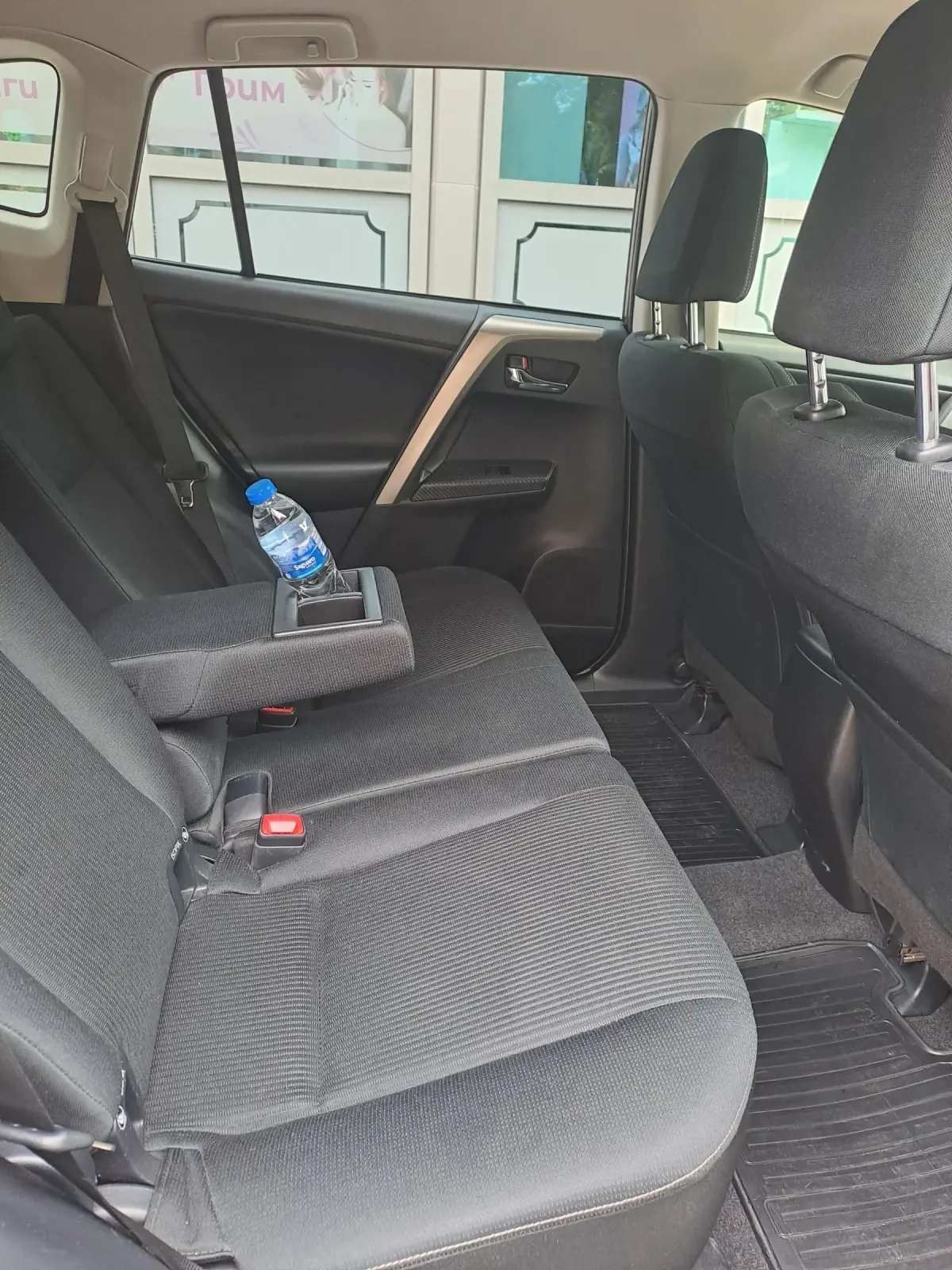 Toyota Rav4 2.0, снимка 11 - Автомобили и джипове - 54751162