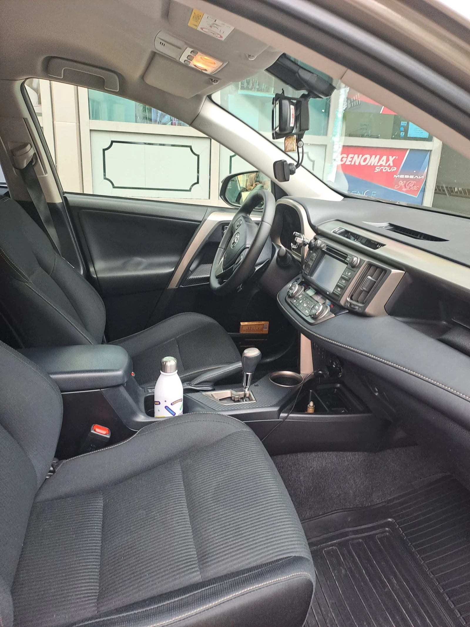 Toyota Rav4 2.0, снимка 9 - Автомобили и джипове - 54751162