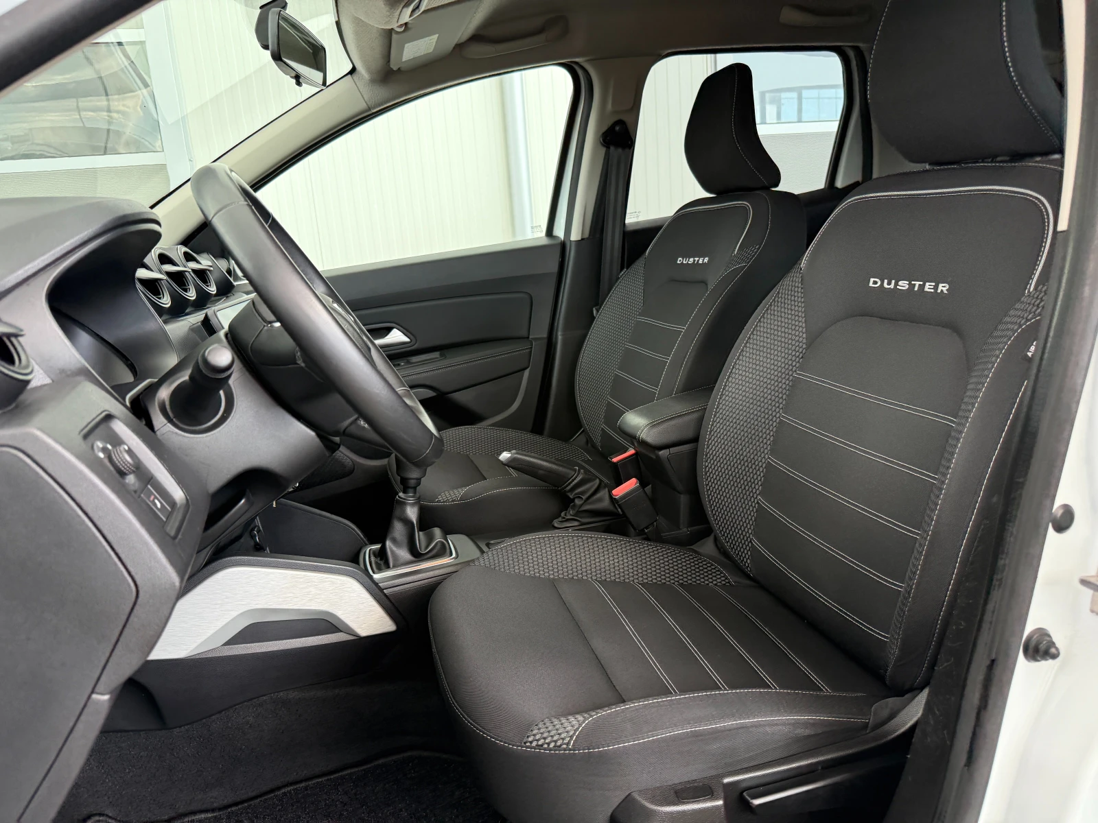Dacia Duster 1.5 dci 4x4 върнат от Лизинг Реален пробег, снимка 8 - Автомобили и джипове - 55454019