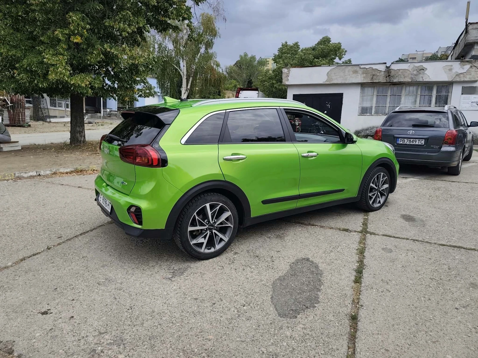 Kia Niro, снимка 8 - Автомобили и джипове - 56335964