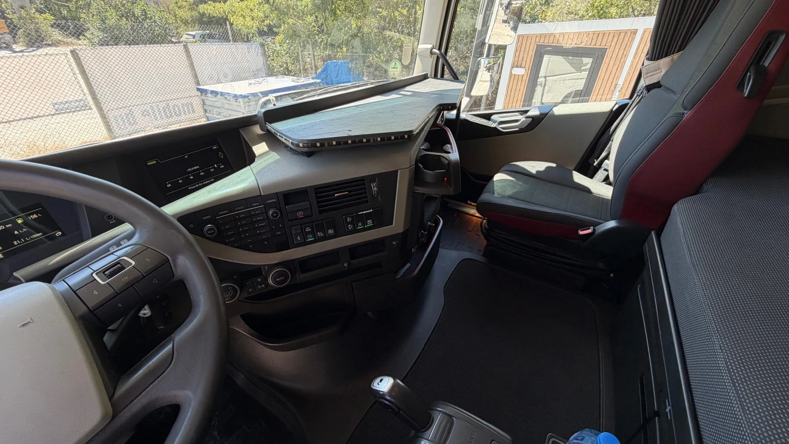 Volvo Fh 500 EURO 6 НОВ ВНОС!Стационарен охладител!, снимка 12 - Камиони - 55953846