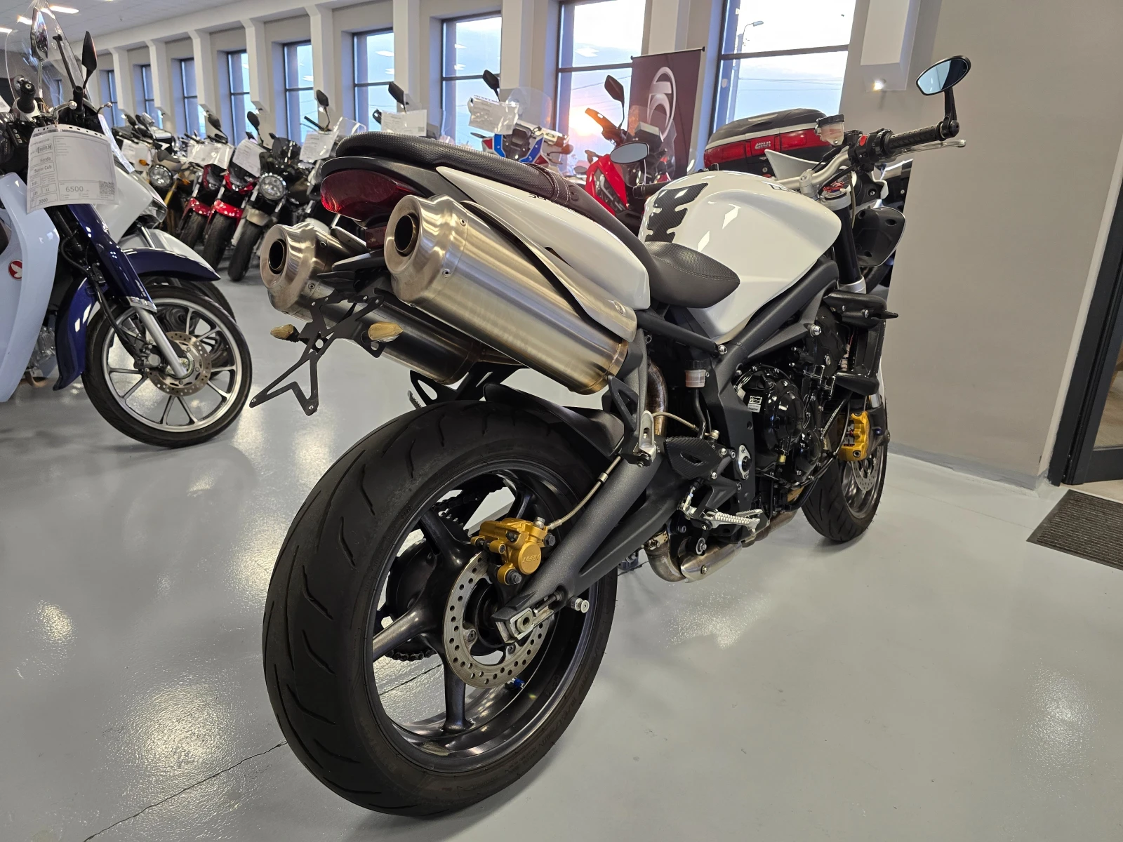Triumph Street Triple 675 R, 2011г. - изображение 4