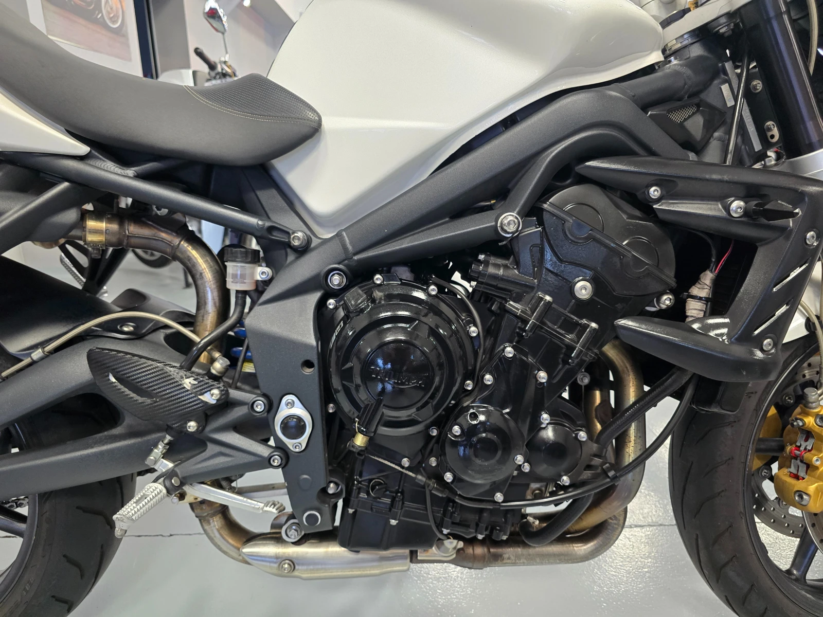 Triumph Street Triple 675 R, 2011г. - изображение 9