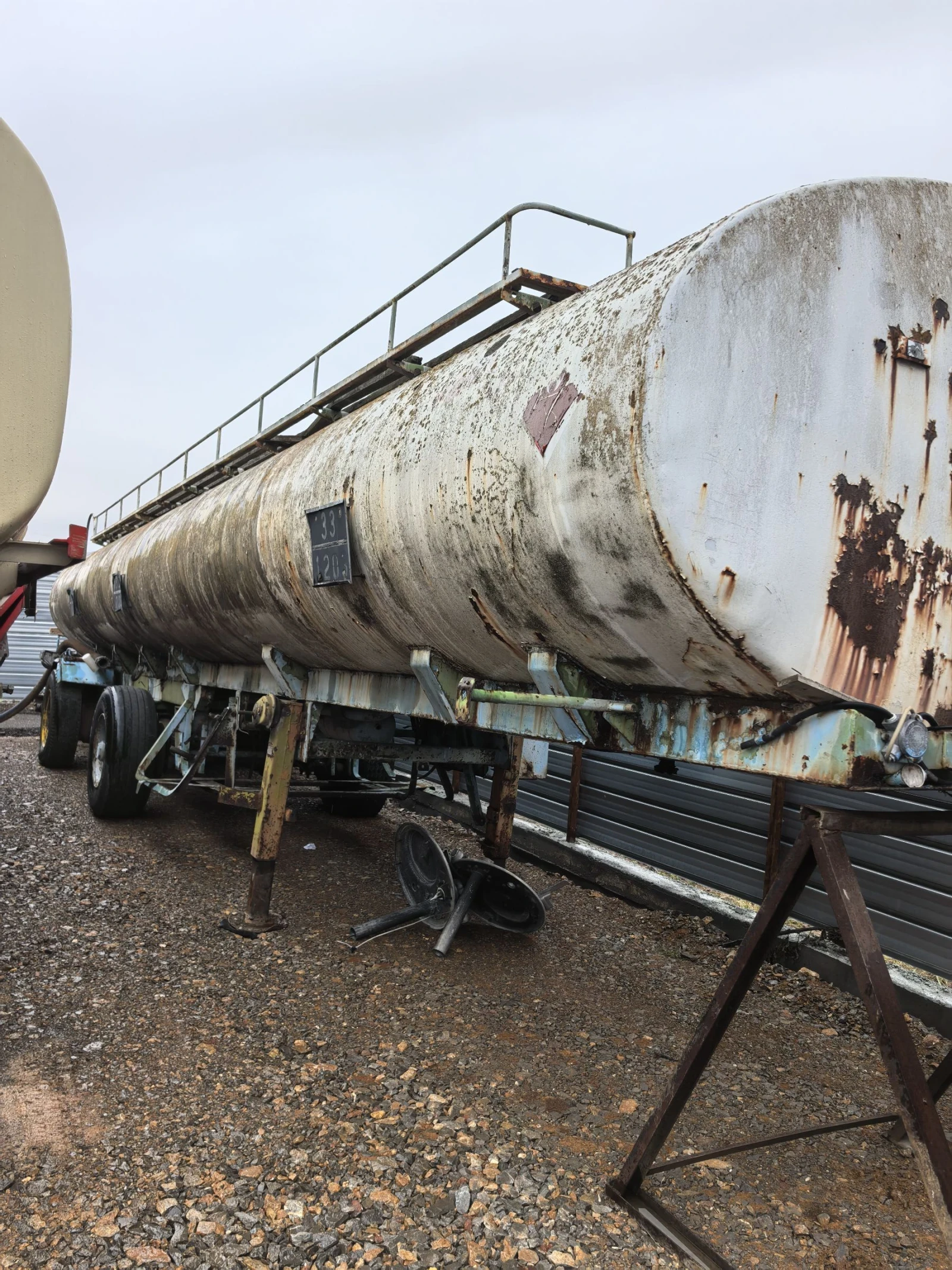 Полуремарке Други Цистерна 