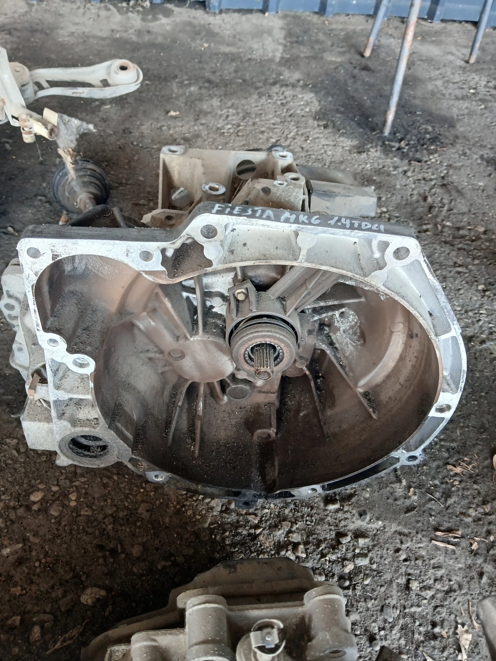 2N1R 7002 EC скорости ръчни Ford Fiesta MK6 1.4tdci