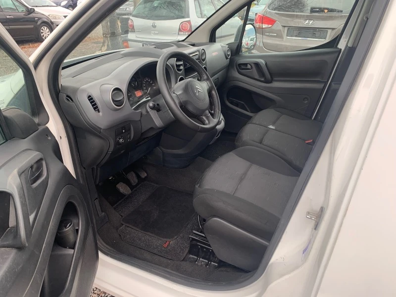 Citroen Berlingo 1.6hdi, снимка 8 - Автомобили и джипове - 46355339