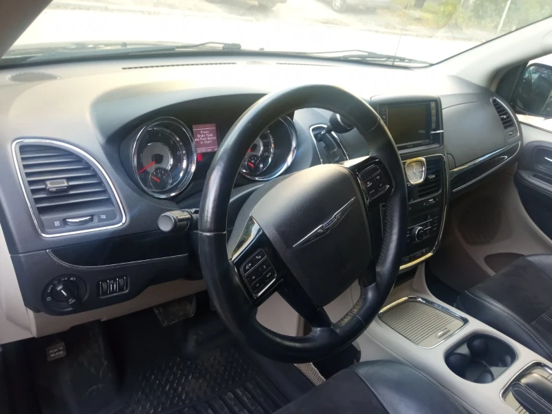 Chrysler Town and Country Touring, снимка 3 - Автомобили и джипове - 52027844