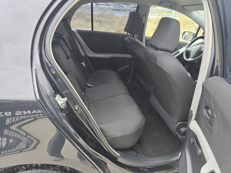 Toyota Yaris 1.3FACE/6СКОРОСТИ, снимка 11 - Автомобили и джипове - 52133050