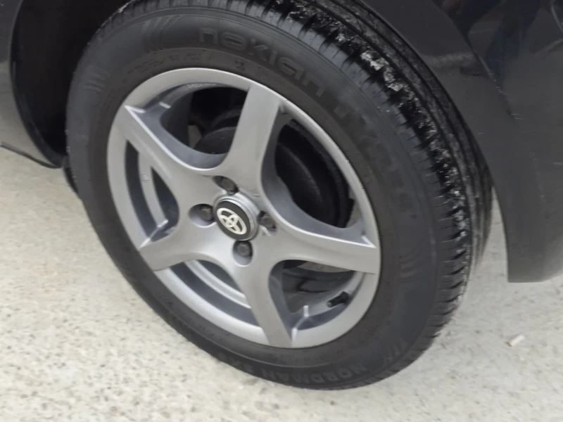 Toyota Yaris 1.3FACE/6СКОРОСТИ, снимка 7 - Автомобили и джипове - 52133050