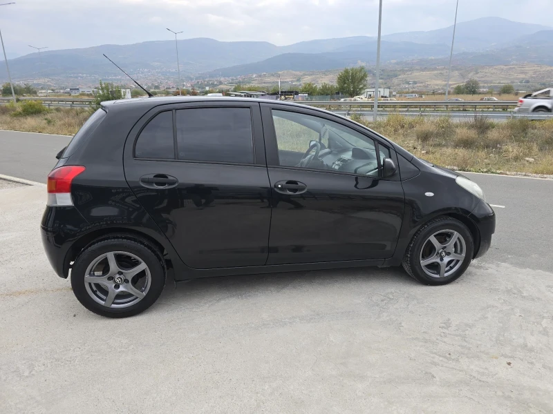 Toyota Yaris 1.3FACE/6СКОРОСТИ, снимка 4 - Автомобили и джипове - 52133050