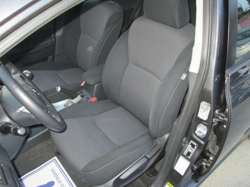 Toyota Auris 2.0d4d Facelift-Сервизна история-НОВА!!!, снимка 9 - Автомобили и джипове - 52727378