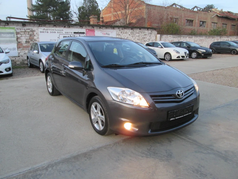 Toyota Auris 2.0d4d Facelift-Сервизна история-НОВА!!!, снимка 2 - Автомобили и джипове - 52727378