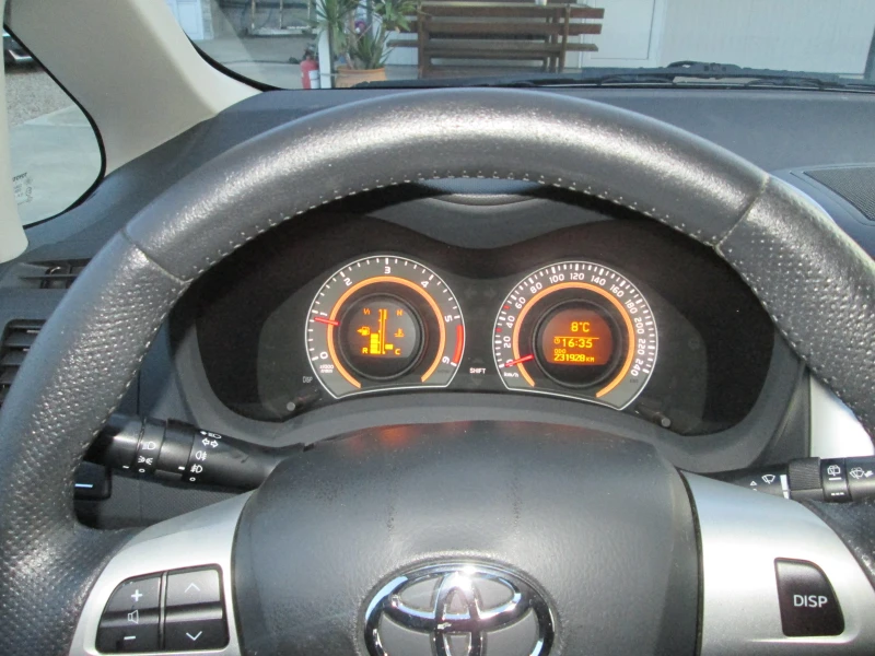 Toyota Auris 2.0d4d Facelift-Сервизна история-НОВА!!!, снимка 12 - Автомобили и джипове - 52727378