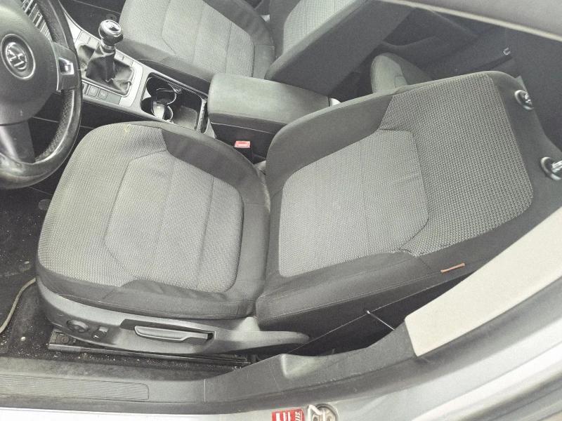 VW Passat 1.6tdi 77kw, снимка 6 - Автомобили и джипове - 52797519