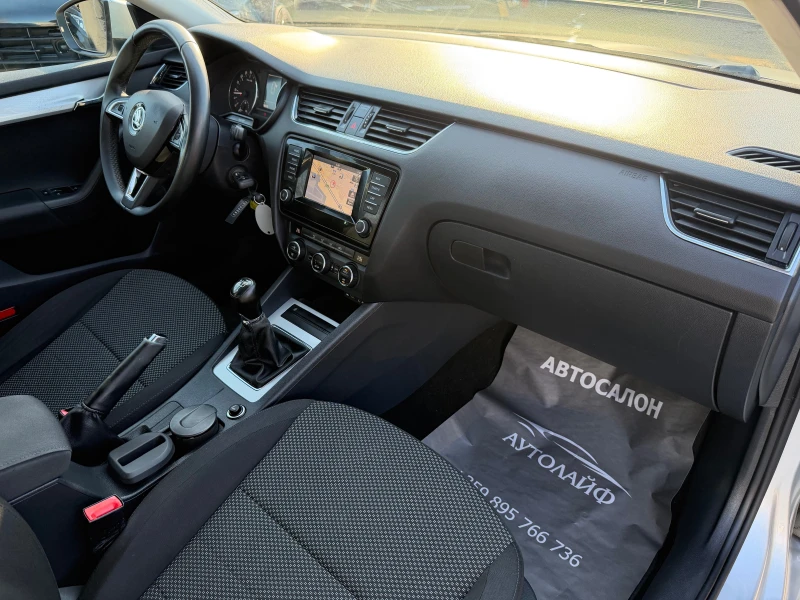 Skoda Octavia 1.6TDI-105 ELEGANCE, снимка 9 - Автомобили и джипове - 52847442