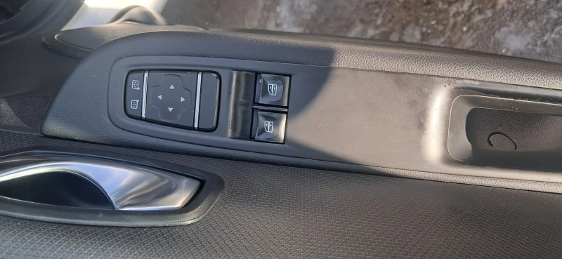 Renault Clio 0.90 TCE  LPG EURO6b, снимка 11 - Автомобили и джипове - 53277835