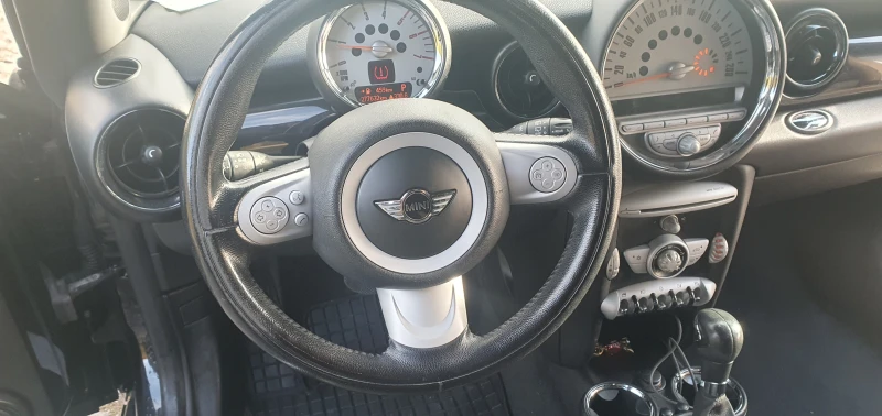 Mini Clubman Avtomat 1.6 D, снимка 11 - Автомобили и джипове - 53119954