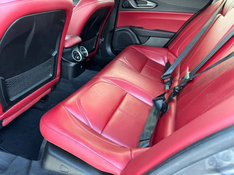 Alfa Romeo Giulia, снимка 15 - Автомобили и джипове - 53429356