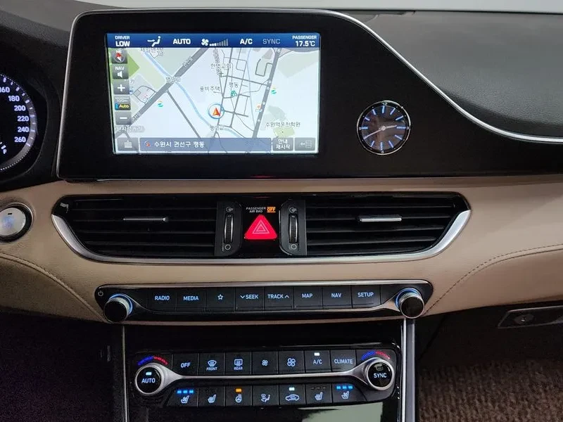Hyundai Grandeur 2.2 Diesel Premium, снимка 13 - Автомобили и джипове - 55643478