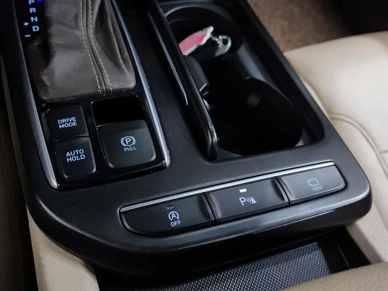 Hyundai Grandeur 2.2 Diesel Premium, снимка 12 - Автомобили и джипове - 55643478