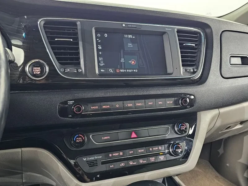 Kia Carnival 9-Seater Prestige, снимка 12 - Автомобили и джипове - 56117028