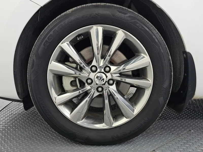 Kia Carnival 9-Seater Prestige, снимка 5 - Автомобили и джипове - 56117028