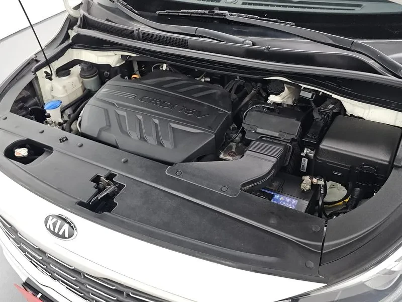 Kia Carnival 9-Seater Prestige, снимка 6 - Автомобили и джипове - 56117028