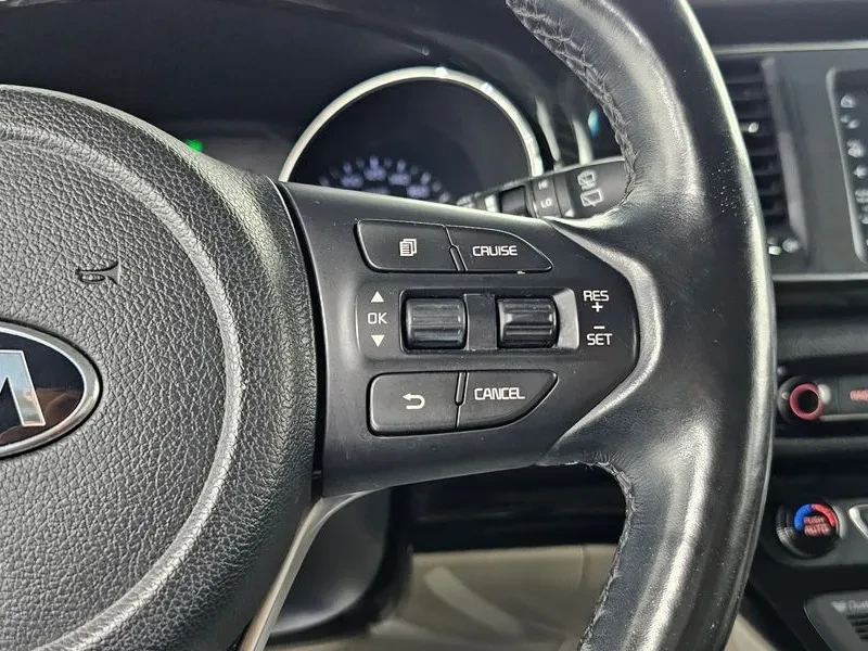 Kia Carnival 9-Seater Prestige, снимка 17 - Автомобили и джипове - 56117028