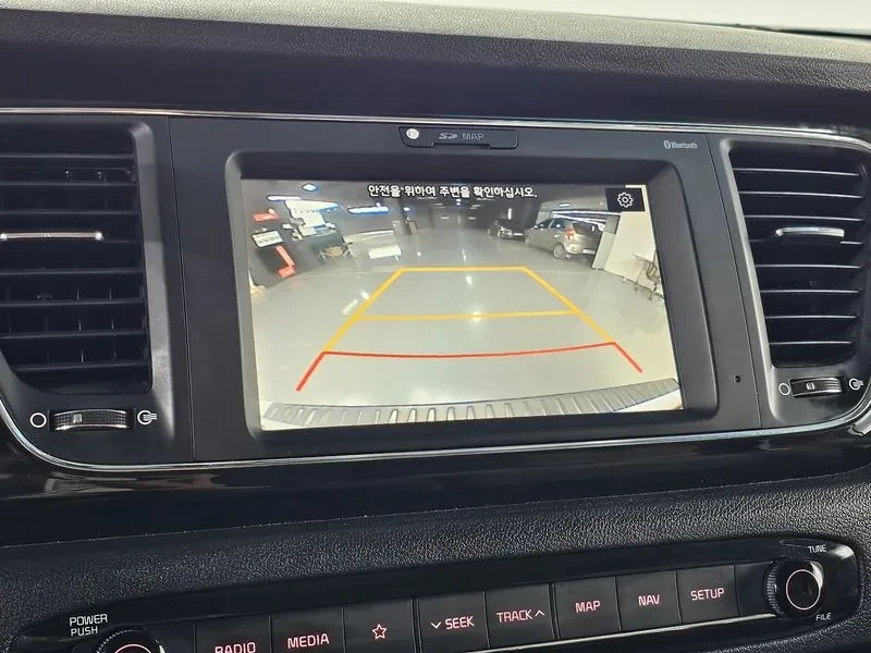 Kia Carnival 9-Seater Prestige, снимка 14 - Автомобили и джипове - 56117028