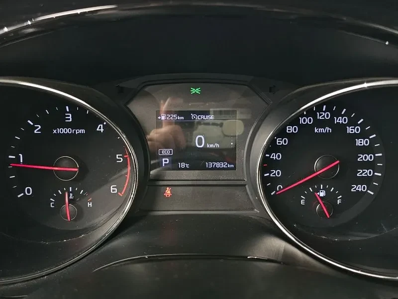 Kia Carnival 9-Seater Prestige, снимка 8 - Автомобили и джипове - 56117028
