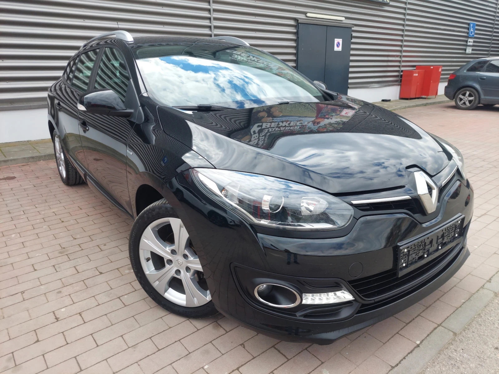Renault Megane 1.5 dCi LIMITED Strat/Stop Euro-6, снимка 1