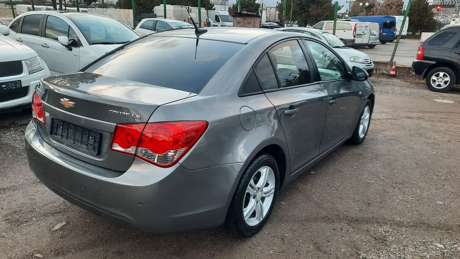 Chevrolet Cruze 1.6i ГАЗ НАВИ - изображение 5