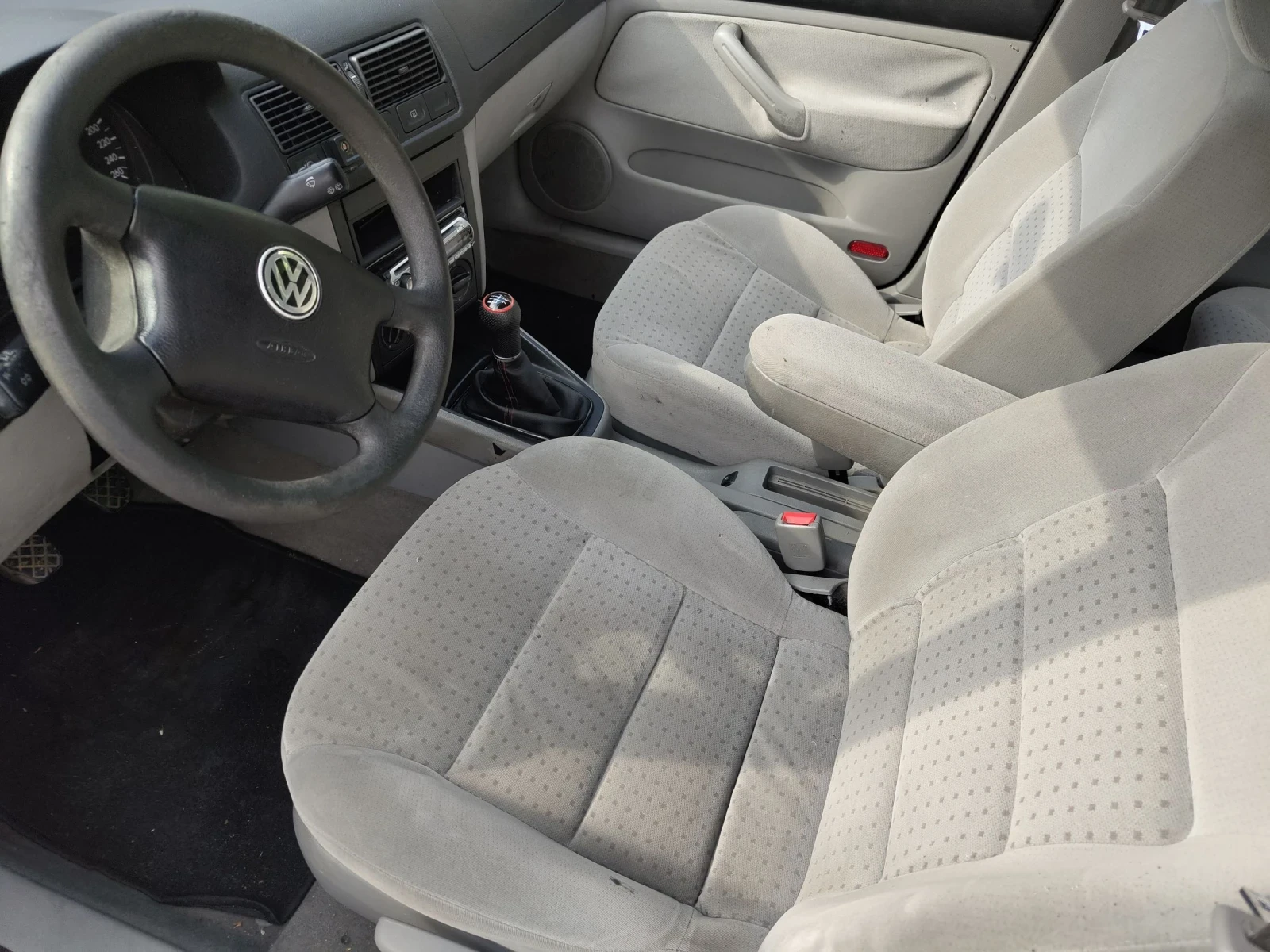 VW Golf 1.6 SR - изображение 8