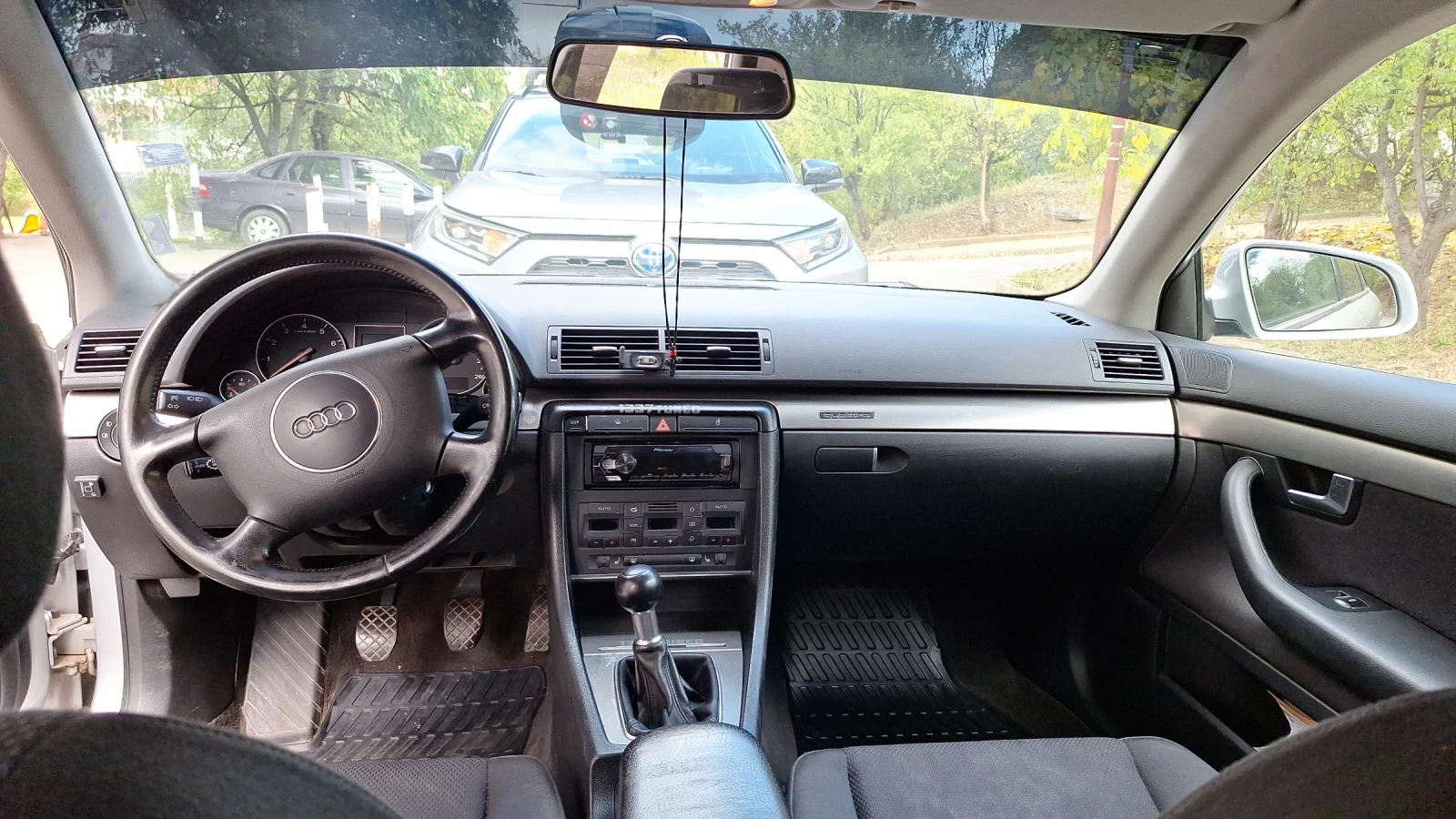 Audi A4 1.8 TURBO 4X4 - изображение 9