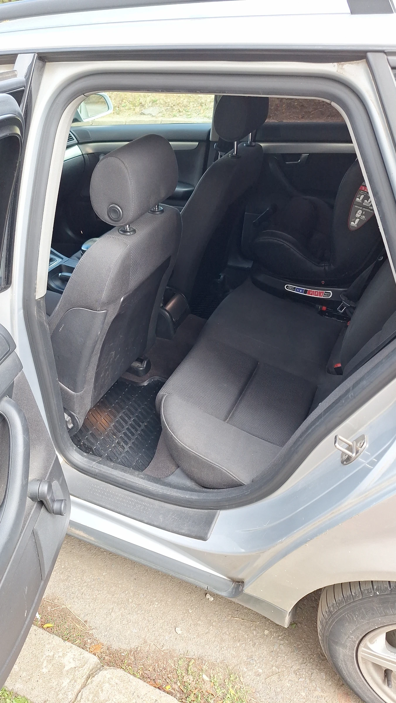 Audi A4 1.8 TURBO 4X4 - изображение 10