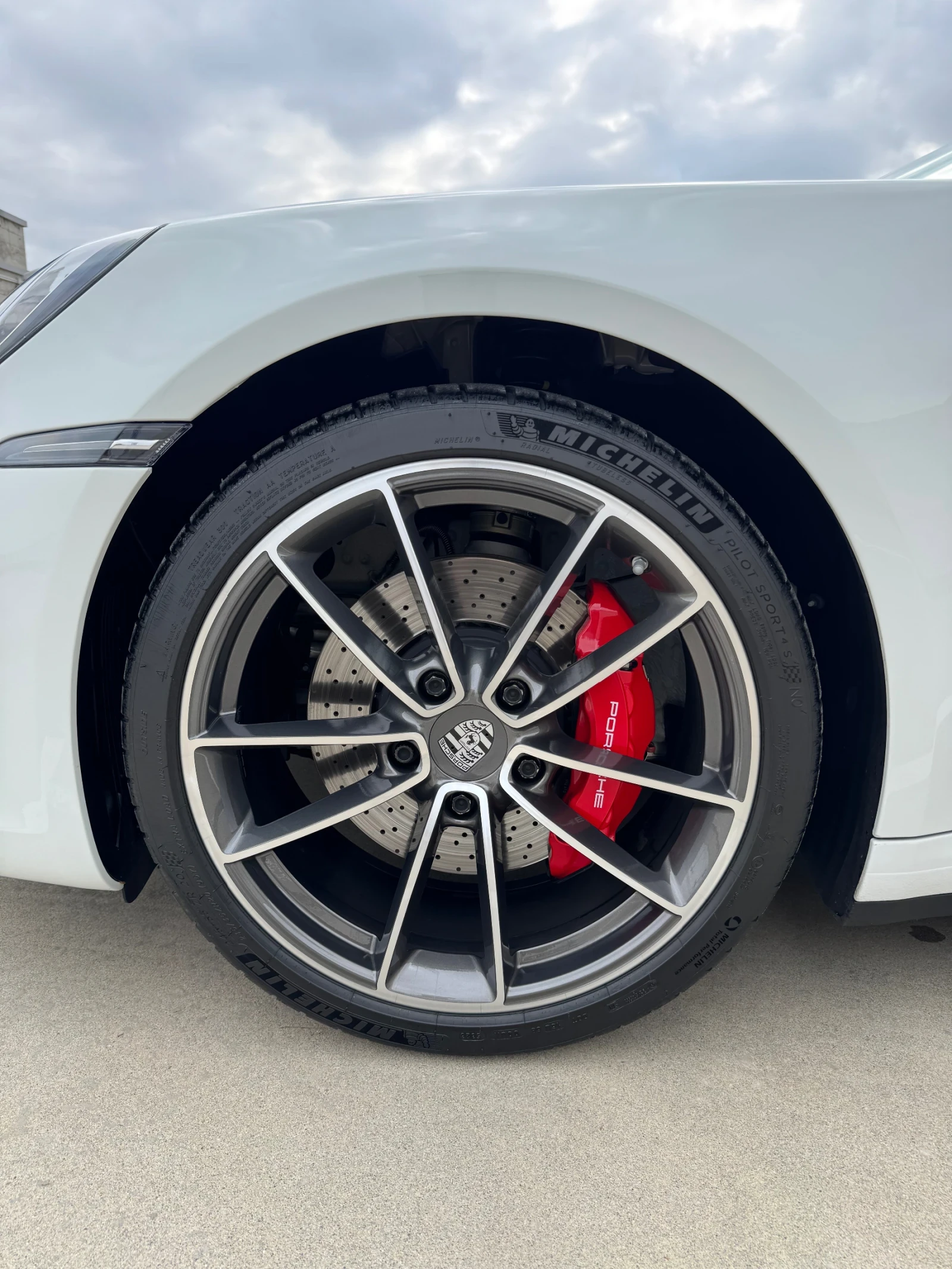 Porsche 911 Carrera 992 4S - изображение 8