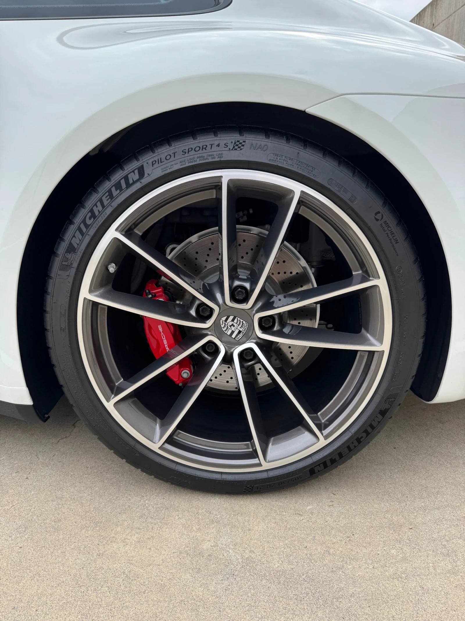 Porsche 911 Carrera 992 4S - изображение 9