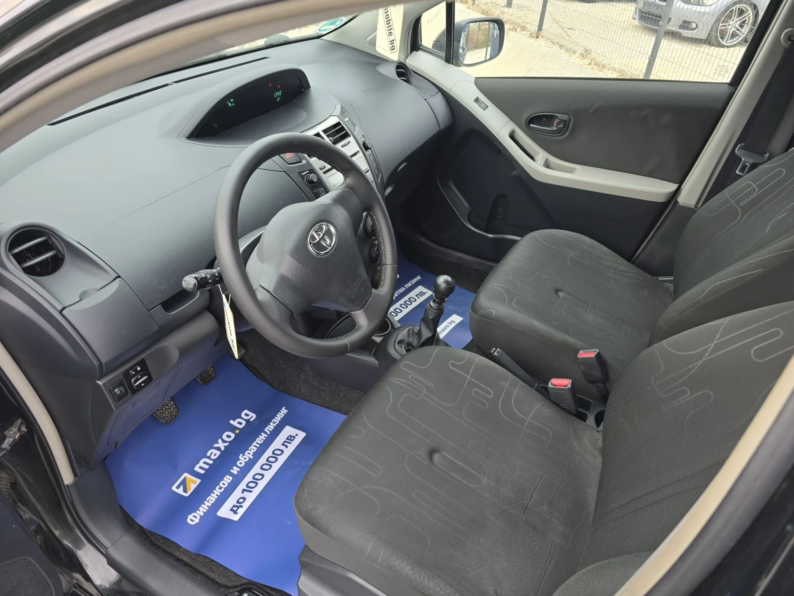 Toyota Yaris 1.3FACE/6СКОРОСТИ - изображение 8