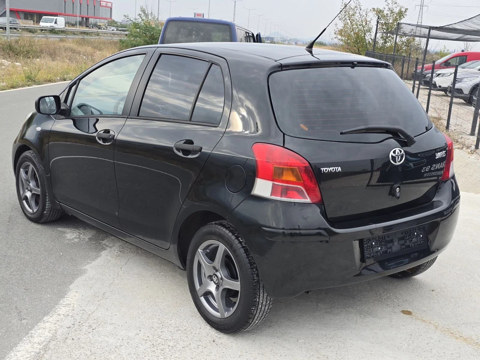 Toyota Yaris 1.3FACE/6СКОРОСТИ - изображение 6