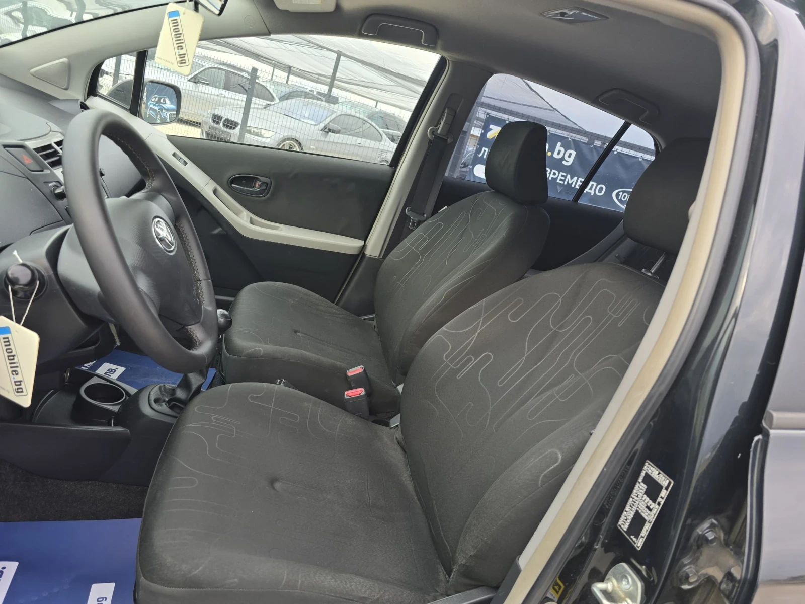 Toyota Yaris 1.3FACE/6СКОРОСТИ - изображение 9