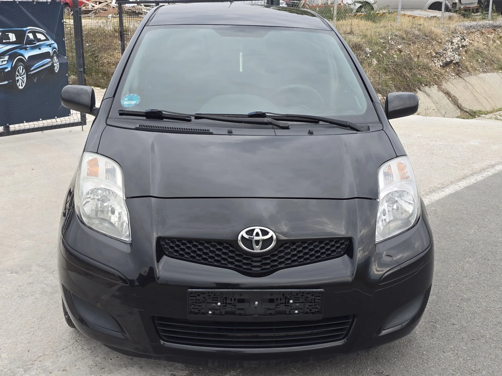 Toyota Yaris 1.3FACE/6СКОРОСТИ - изображение 2