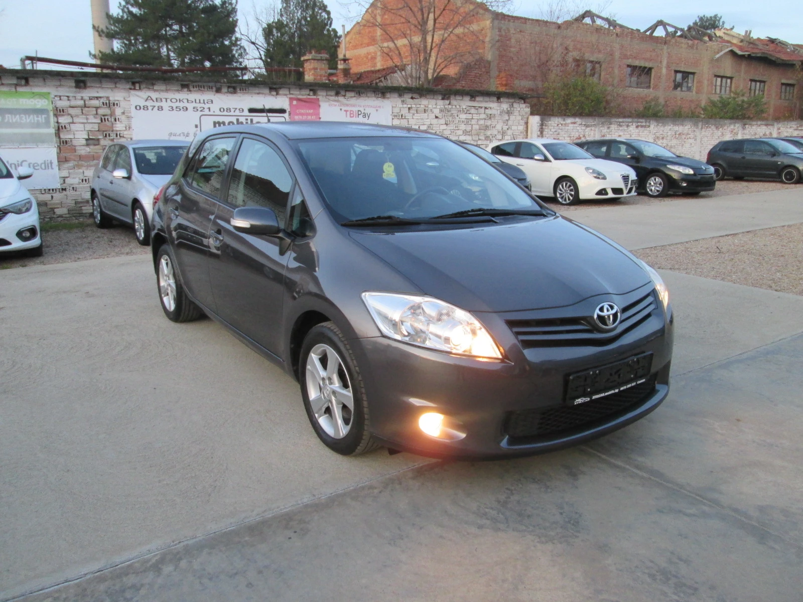 Toyota Auris 2.0d4d Facelift-Сервизна история-НОВА!!! - изображение 2