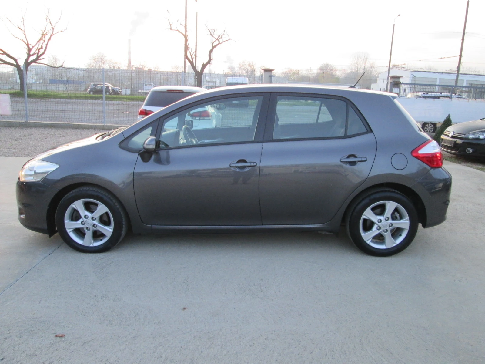 Toyota Auris 2.0d4d Facelift-Сервизна история-НОВА!!! - изображение 7